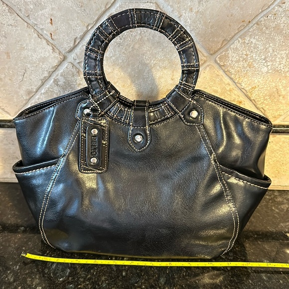 Relic Handbags - Relic black handbag inside zipper pocket very cute
